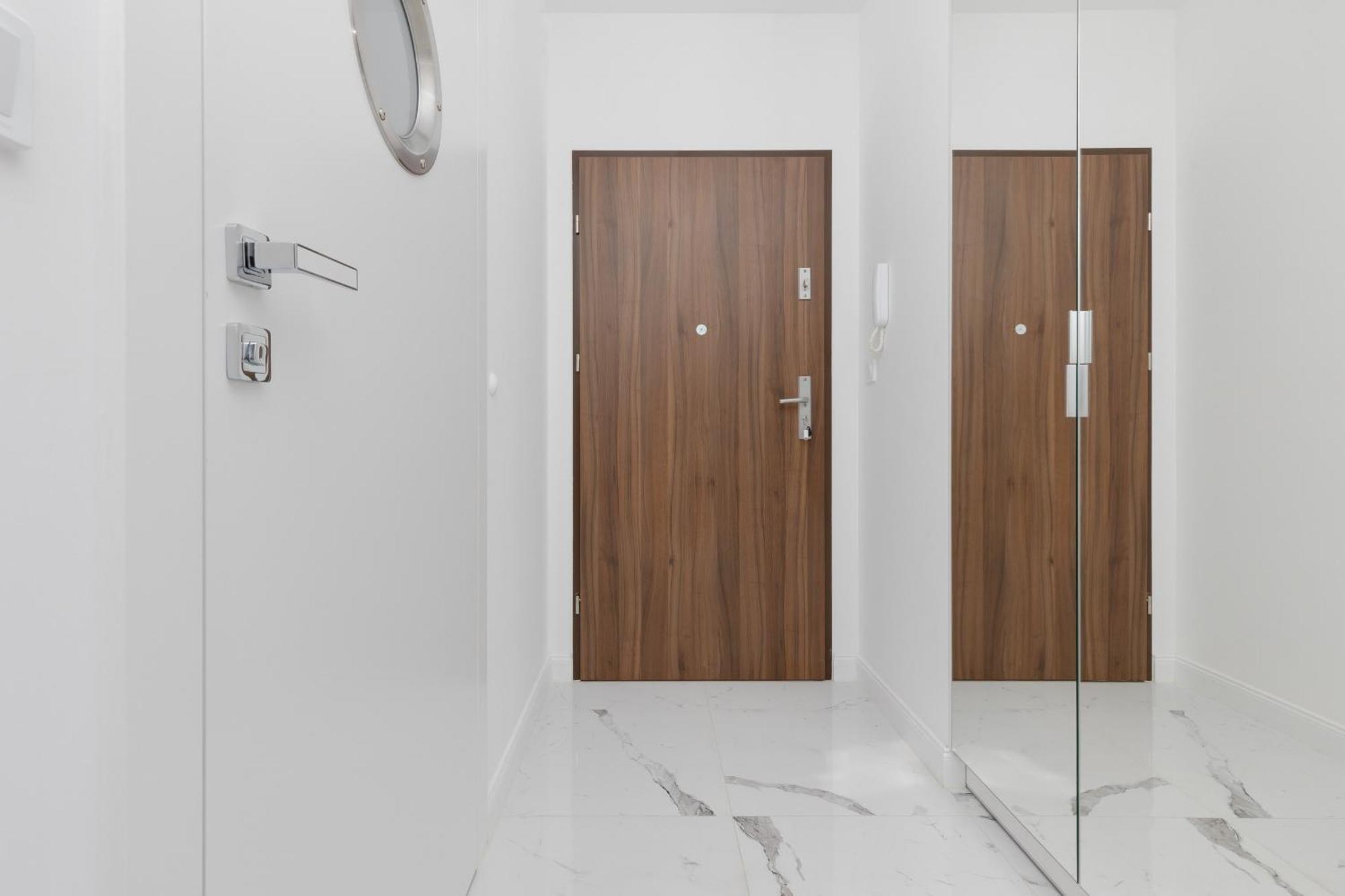 Elegant Apartments With Balcony & Parking Warsaw By Noclegi Renters Экстерьер фото